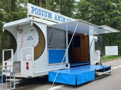 Car-podium